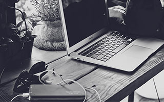 拿微密圈当例子：讲讲数据口径（把关键词串起来）