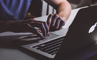 拿微密圈当例子：讲讲数据口径（把关键词串起来）